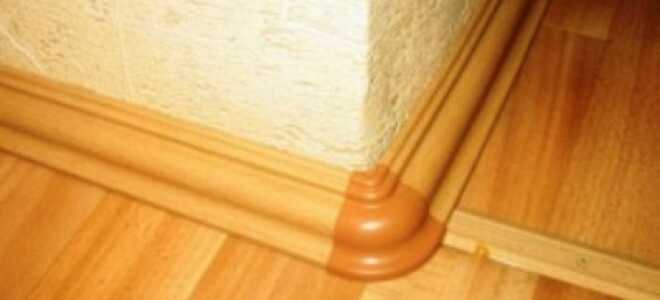 Как прибить пластиковый (или деревянный) плинтус и не наделать ошибок