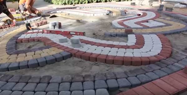 Разметка сложного рисунка тротуарной плитки